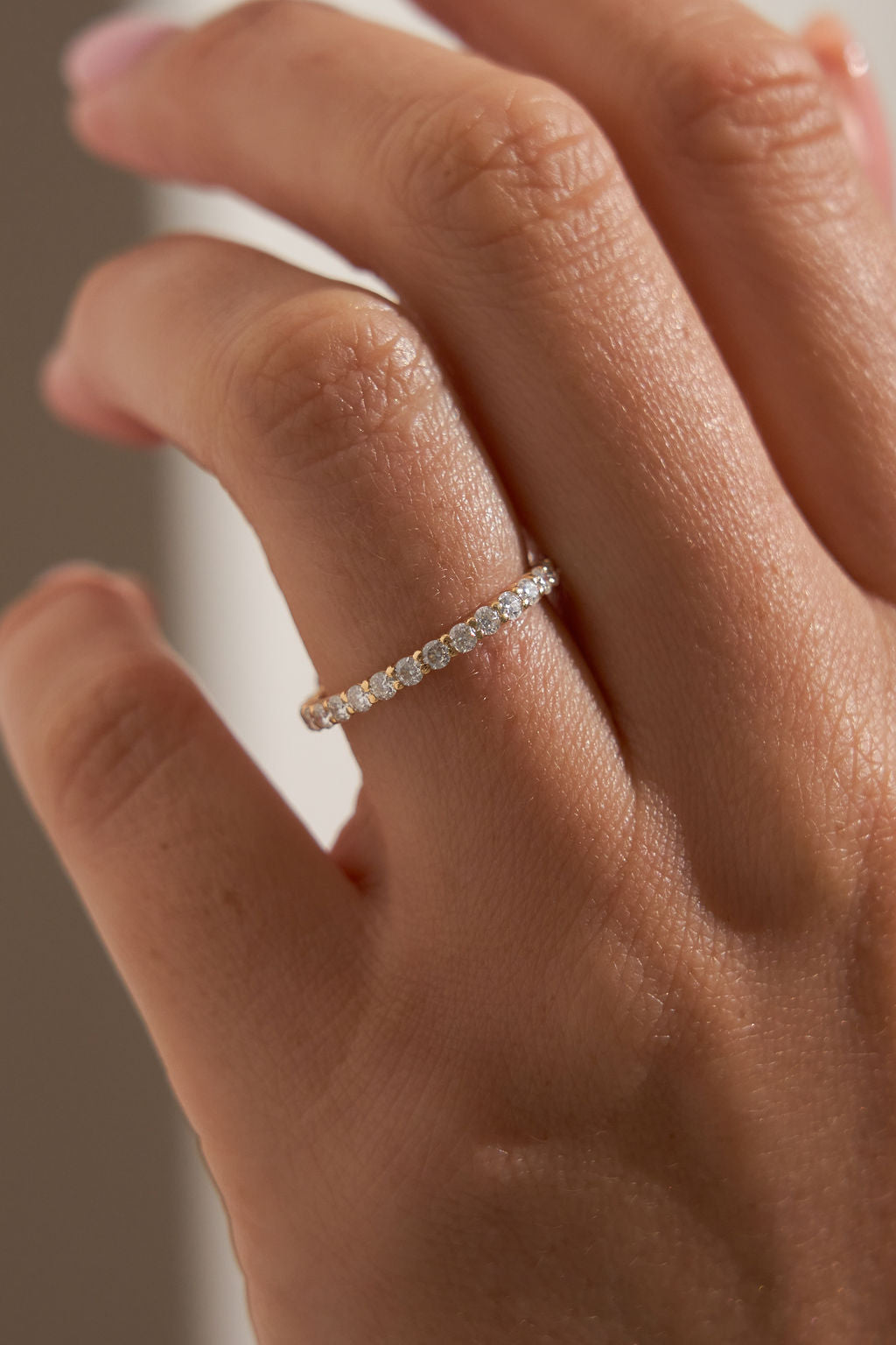 Medium Pavé Round Wedding Band