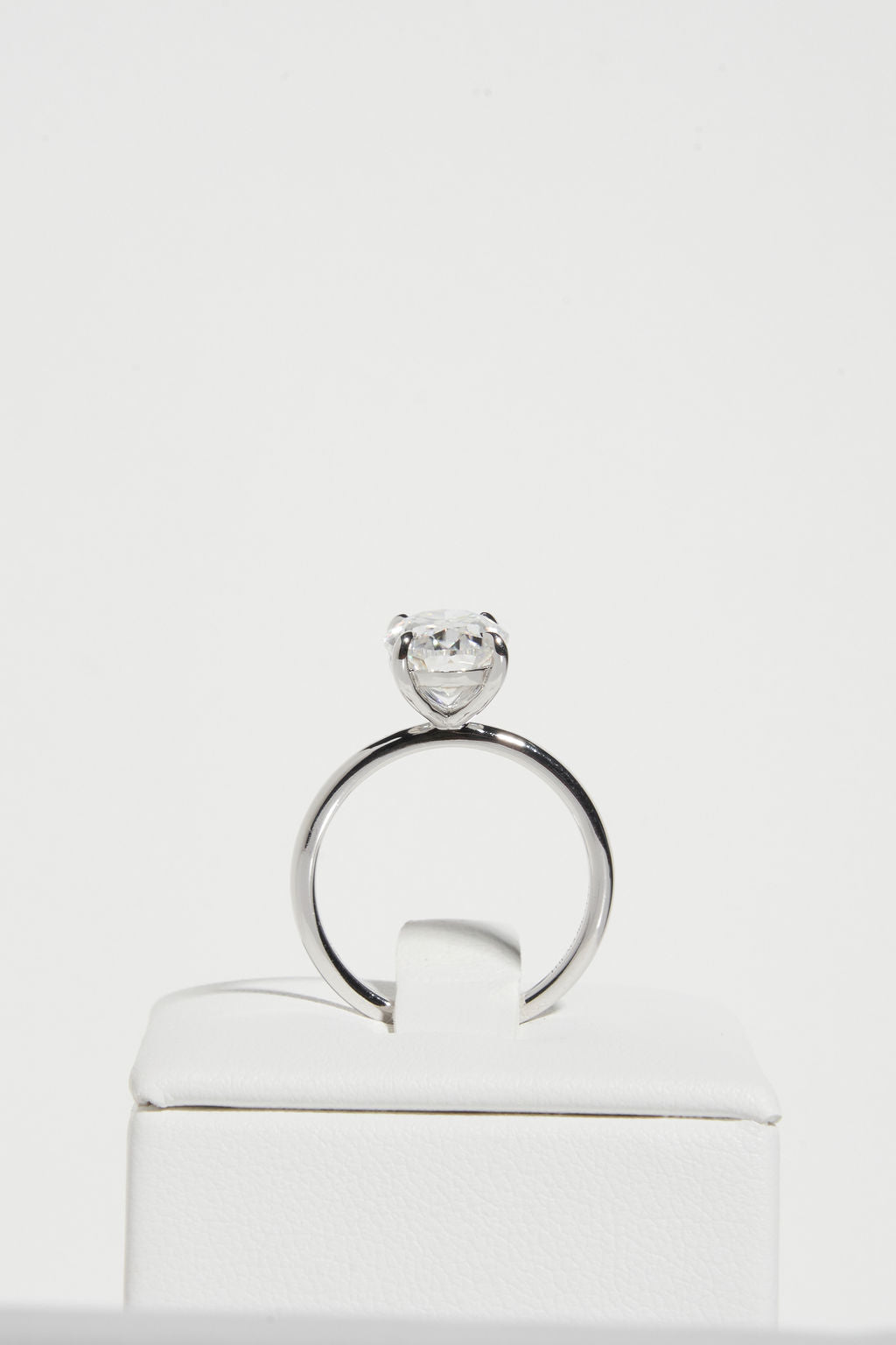 4.5 Oval Solitaire Engagement Ring 18k White Gold