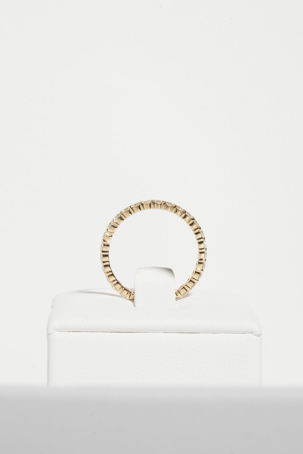 Medium Pavé Round Wedding Band