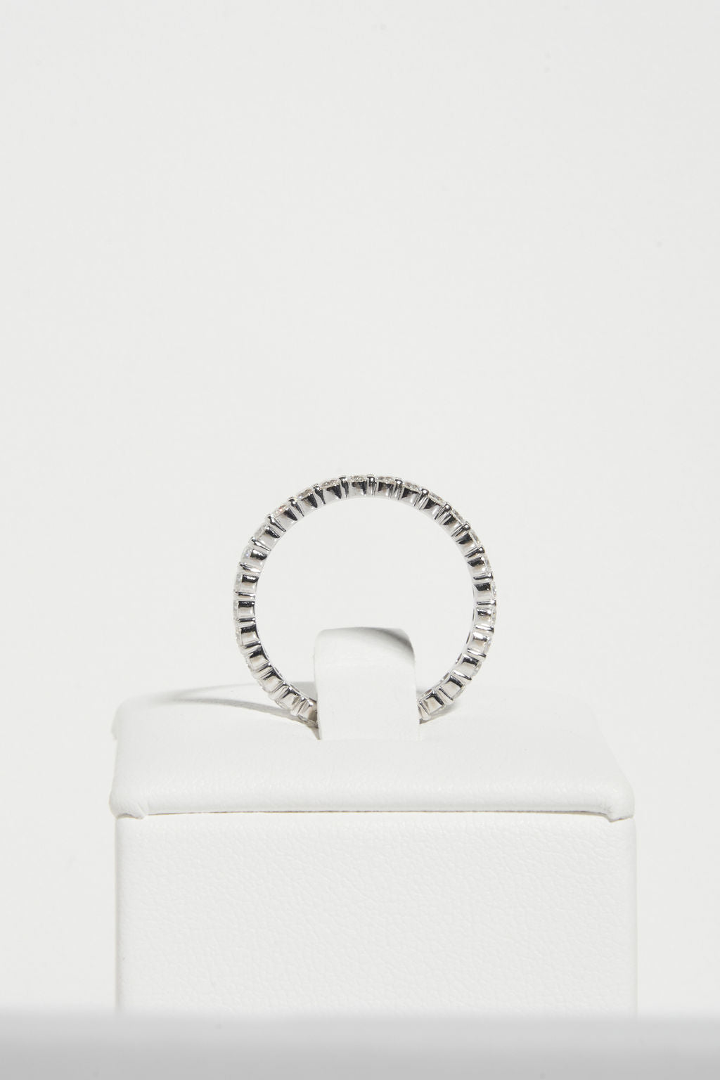 Medium Pavé Round Wedding Band