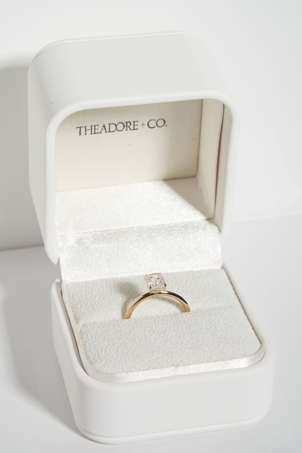 Cushion Solitaire (Elongated)