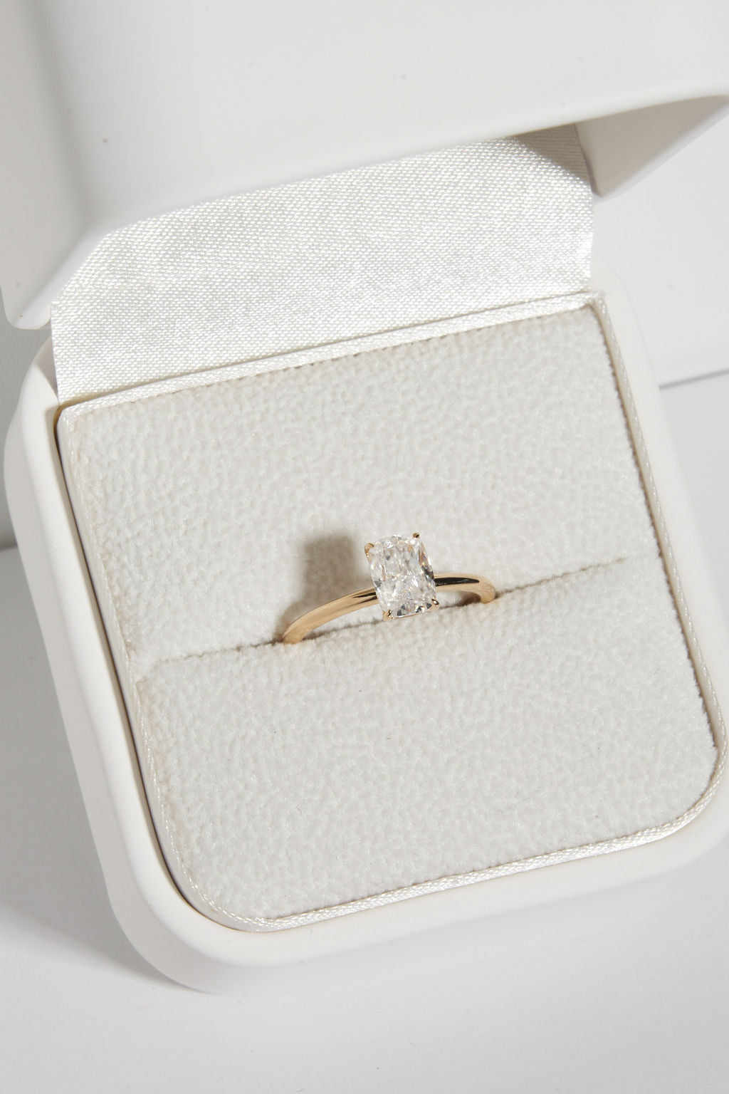 Cushion Solitaire (Elongated)