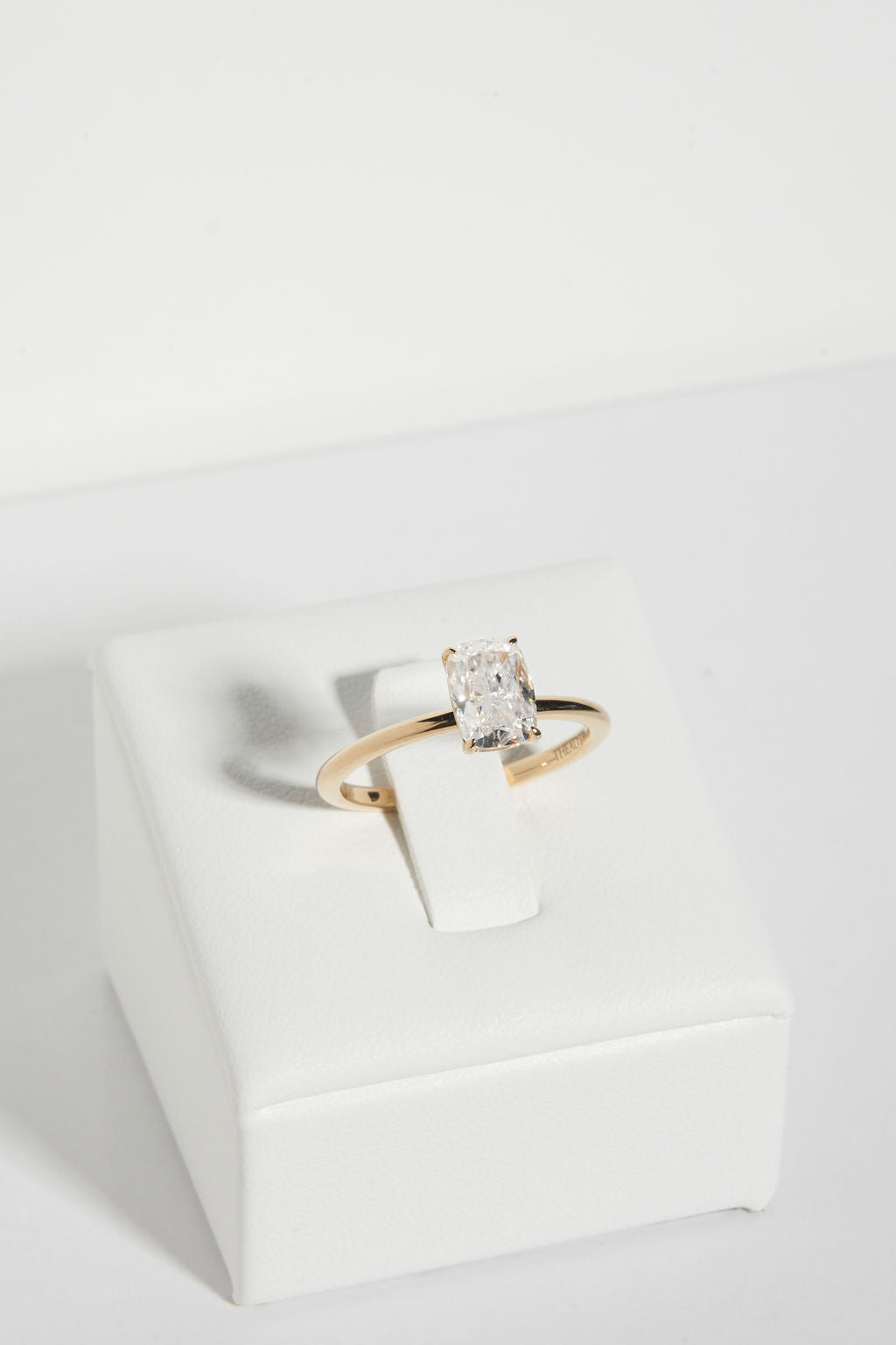 Cushion Solitaire (Elongated)