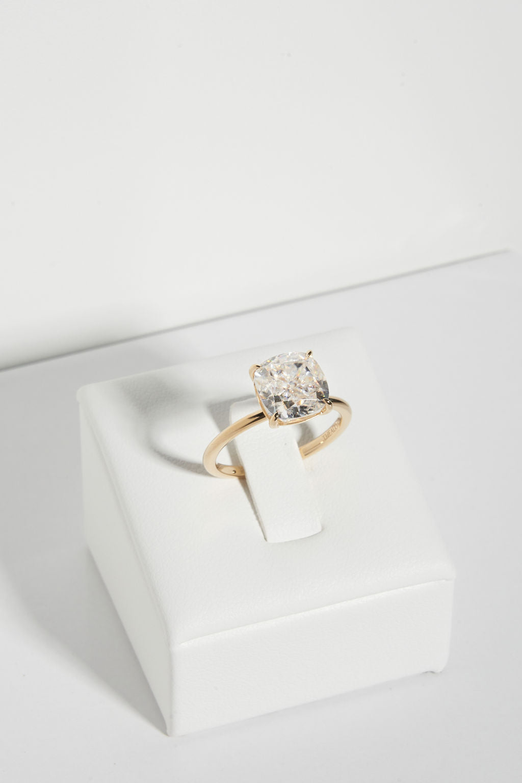 Cushion Solitaire (Square)