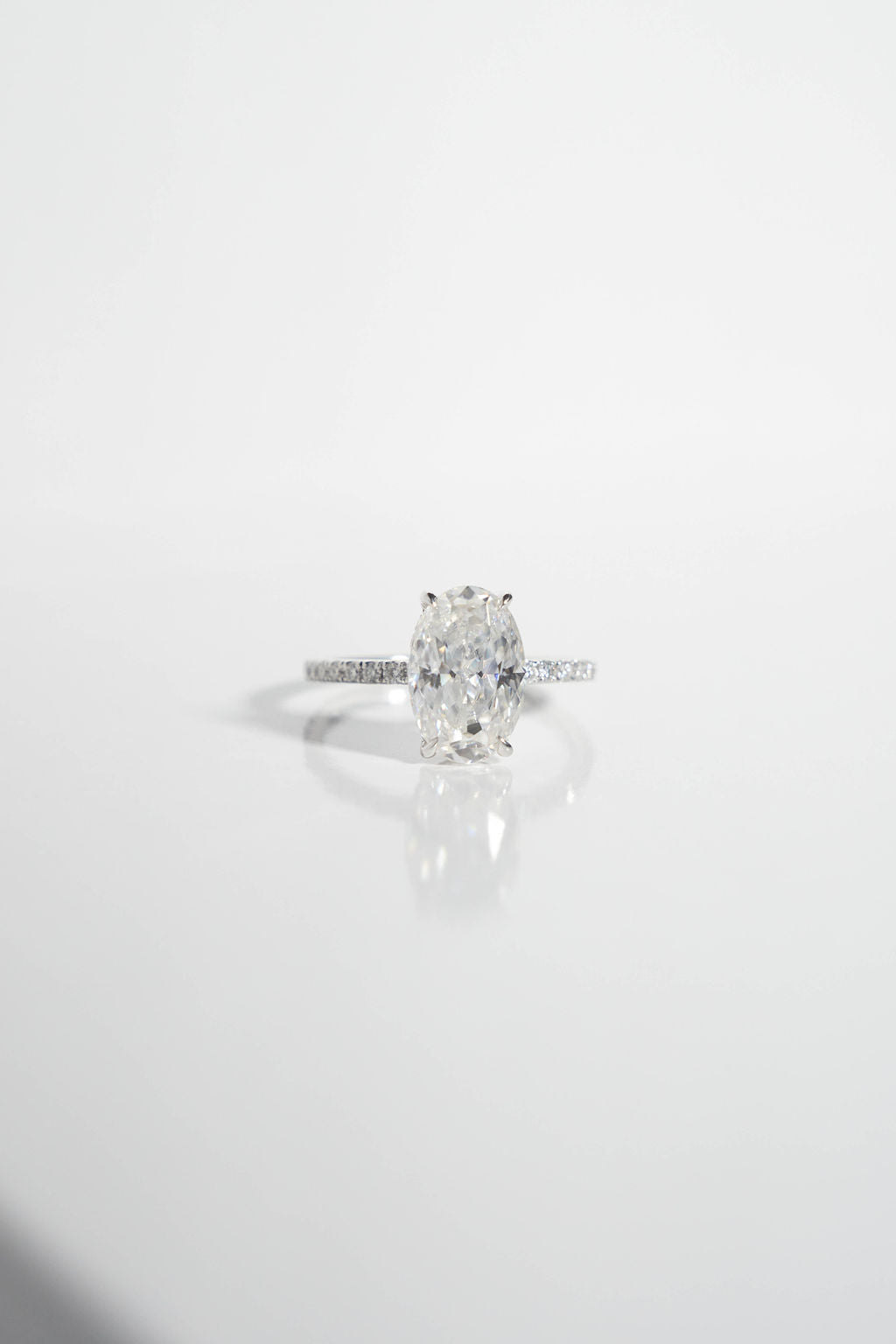 Oval Solitaire