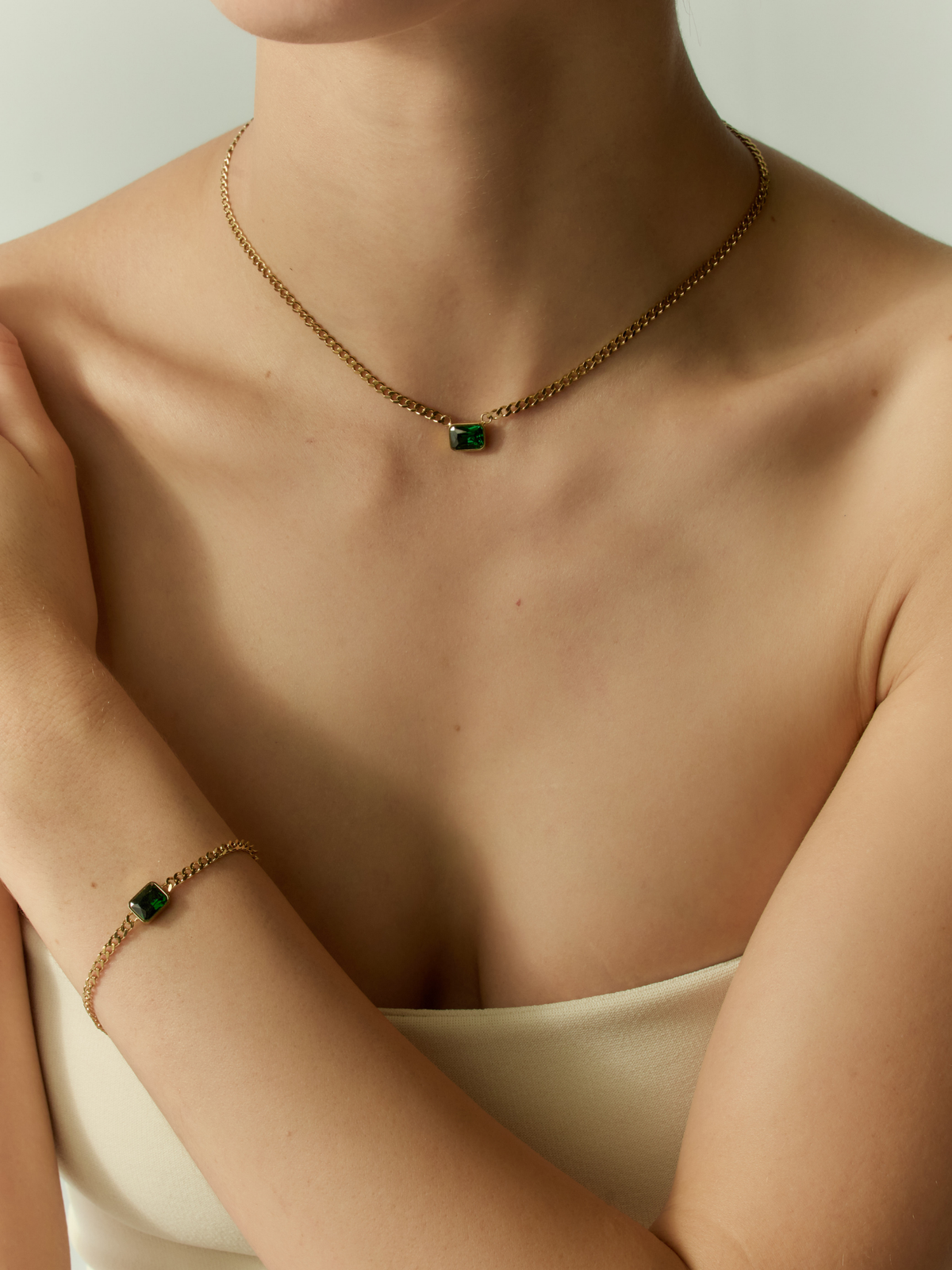 Emerald Flat Curb Pendant